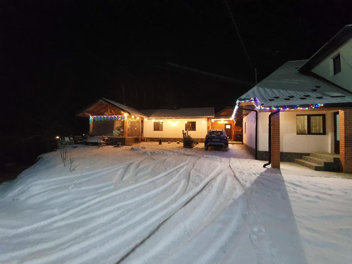Hotel Casa Axa Paraul Carjei Zewnętrze zdjęcie